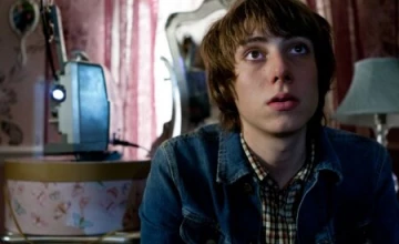 Кадр из сериала Молокососы