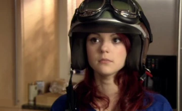 Кадр из «Молокососы» 4 сезон 2 серия