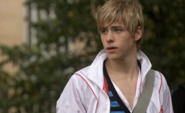 Кадр из сериала Молокососы