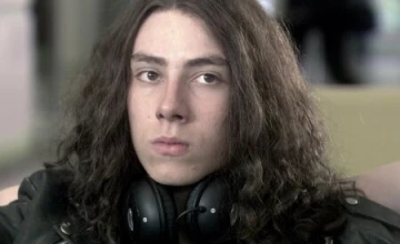 Кадр из сериала Молокососы