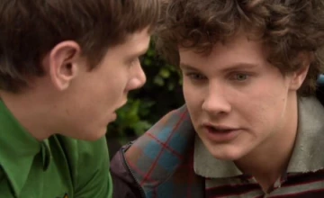 Кадр из «Молокососы» 3 сезон 4 серия