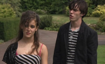 Кадр из сериала Молокососы