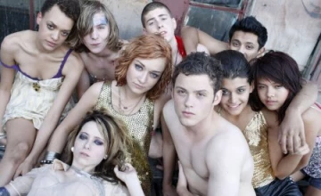 Кадр из сериала Молокососы