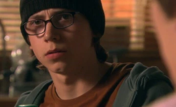 Кадр из сериала Молокососы 2 сезон